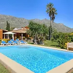 Papito Villa